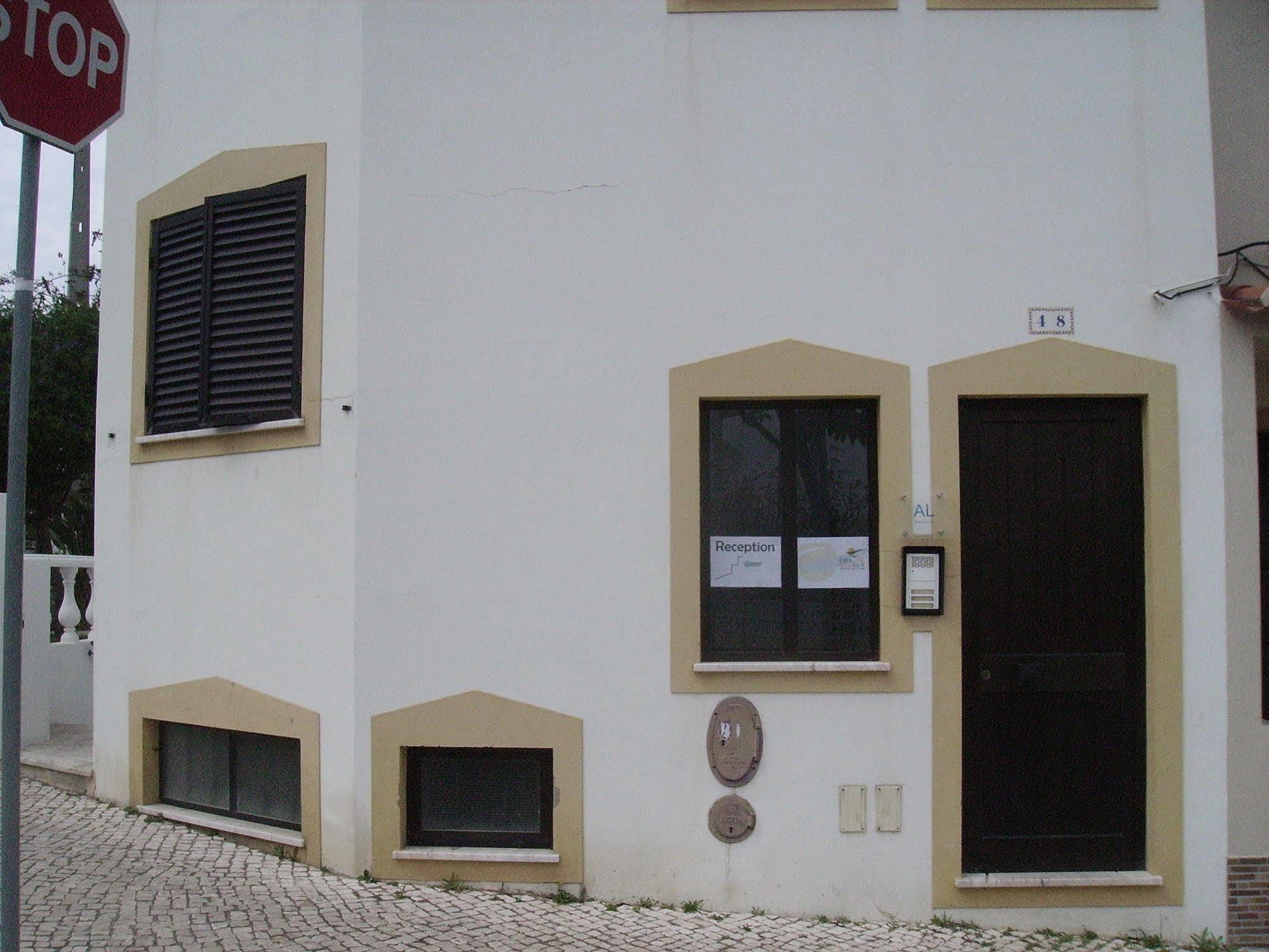 Hostel Sunny House Lagos Exterior foto