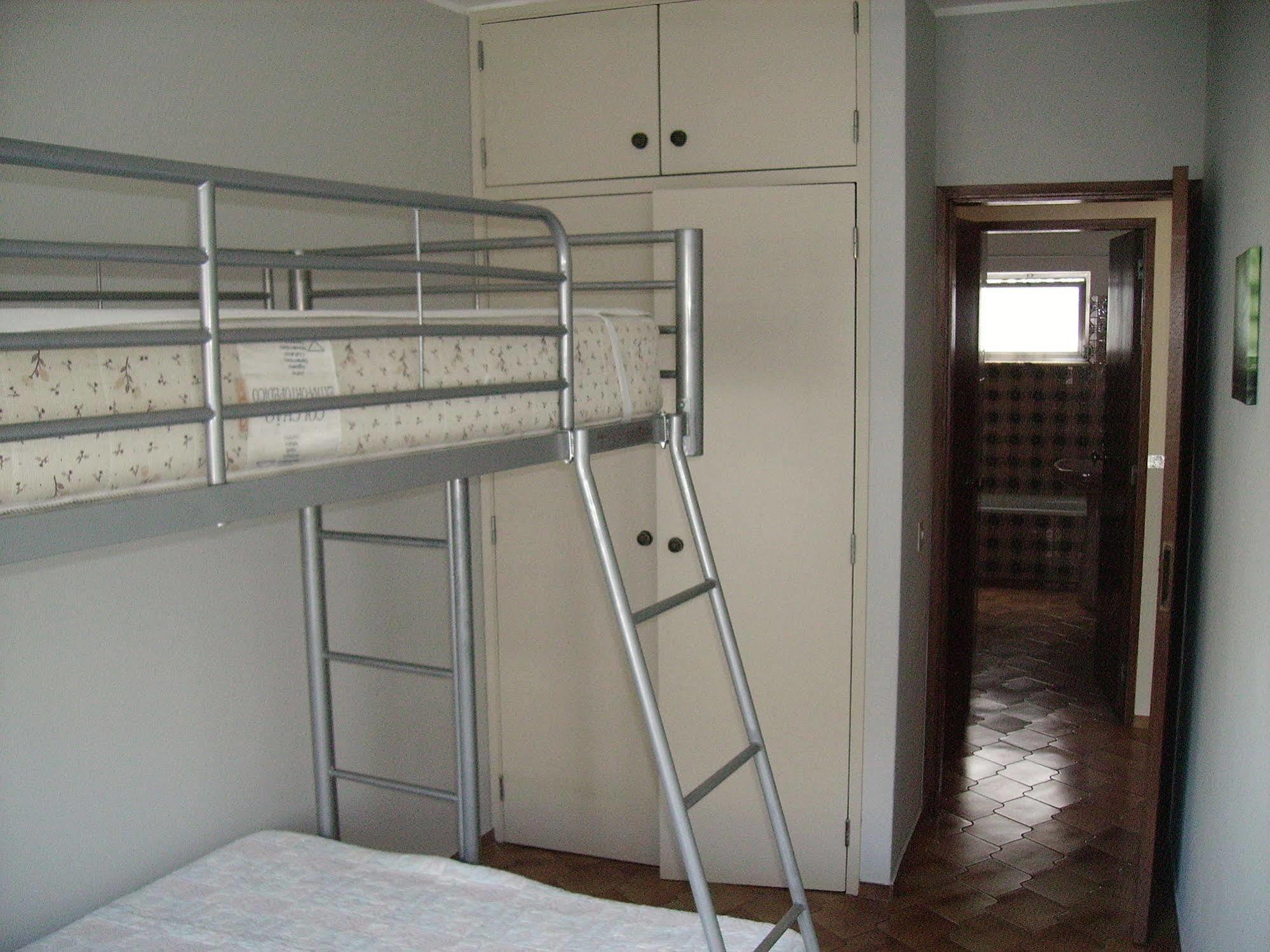 Hostel Sunny House Lagos Exterior foto