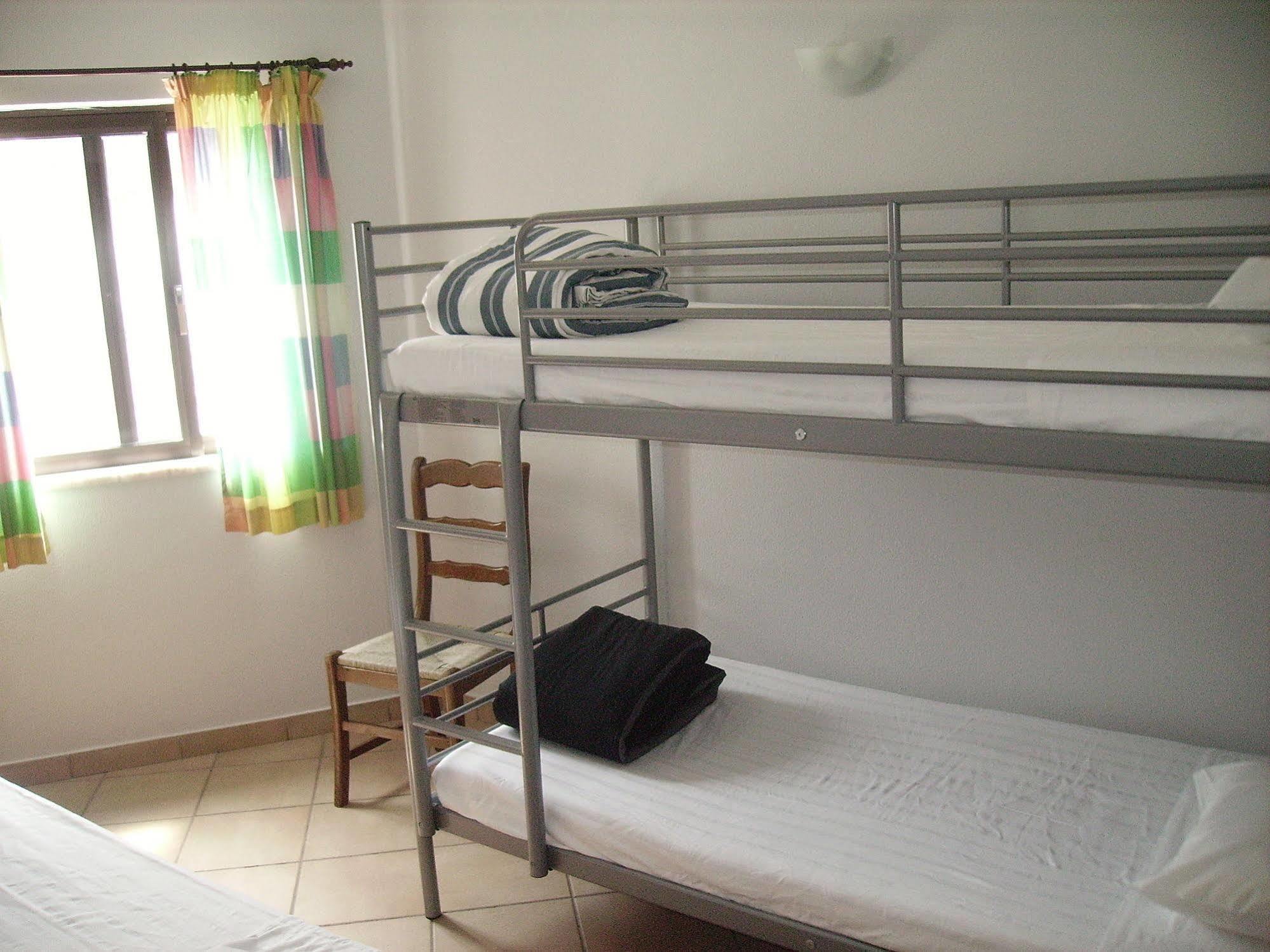 Hostel Sunny House Lagos Exterior foto